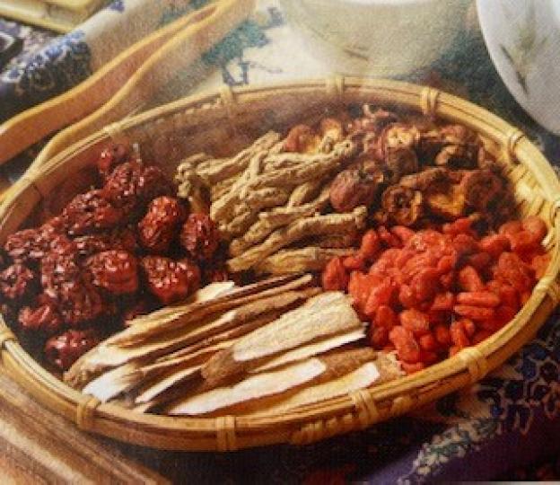 中醫調理 戰勝癌療副作用
癌症患者在奮力抗癌的同時,還須面對治療所帶來的食慾不振、睡眠品質差、疼痛難忍、吞嚥困難等副作用,生活質素大打折扣。身陷種種副作用中,使患者對治療不禁泛起恐懼,其實隨着醫療科技... 中醫調理 戰勝癌療副作用
癌症患者在奮力抗癌的同時,還須面對治療所帶來的食慾不振、睡眠品質差、疼痛難忍、吞嚥困難等副作用,生活質素大打折扣。身陷種種副作用中,使患者對治療不禁泛起恐懼,其實隨着醫療科技...