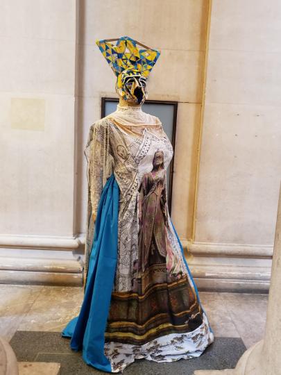 藝術品

英國藝術博物館中展示婦女高貴的服飾。...