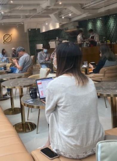 咖啡店

咖啡店內的客人都是悠閑地享受嘆咖啡的樂趣。...