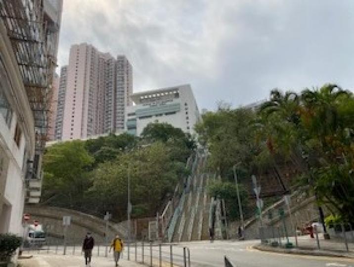石籬

今早路經石籬，空氣清新，公共屋邨林立，交通方便。...