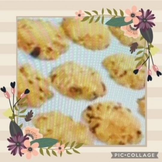 糖漬橙皮曲奇
昨晚網課學做糖漬橙皮曲奇,材料中加了燕麥增加口感,油改用菜油較健康,加了糖漬橙皮和提子乾,曲奇香甜又有口感。... 糖漬橙皮曲奇
昨晚網課學做糖漬橙皮曲奇,材料中加了燕麥增加口感,油改用菜油較健康,加了糖漬橙皮和提子乾,曲奇香甜又有口感。...