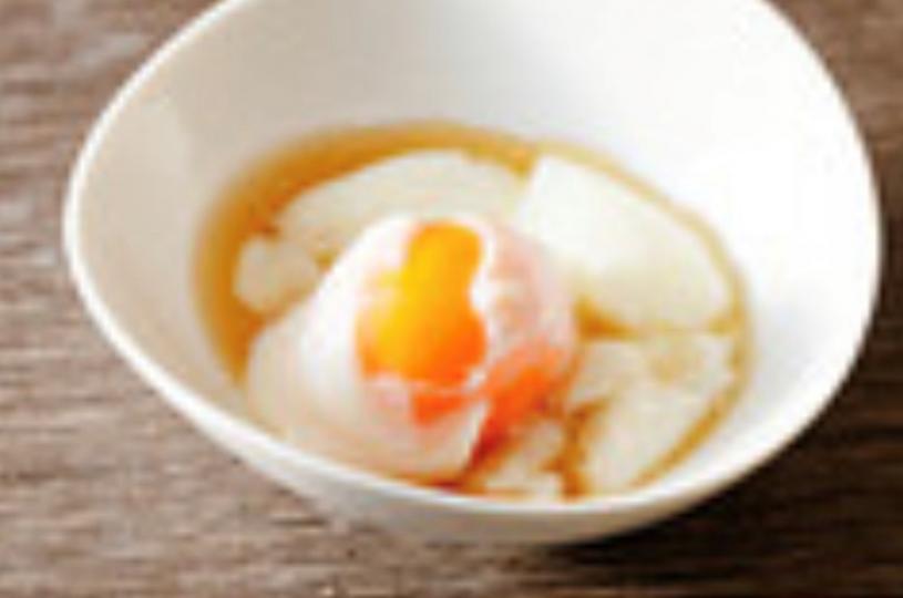 温泉蛋
温泉蛋是一種起源自日本的雞蛋料理,類似歐美的水煮嫩蛋,以温泉水煮熟。蛋黃部分為半熟、蛋白部分為半凝固狀態,十分好吃。... 温泉蛋
温泉蛋是一種起源自日本的雞蛋料理,類似歐美的水煮嫩蛋,以温泉水煮熟。蛋黃部分為半熟、蛋白部分為半凝固狀態,十分好吃。...