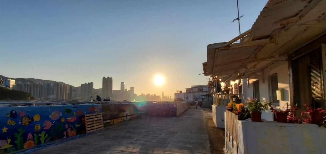 黃昏
鯉魚門假日遊客多，但今午頗寧靜，可以欣賞到黃昏鯉魚門的景色。...