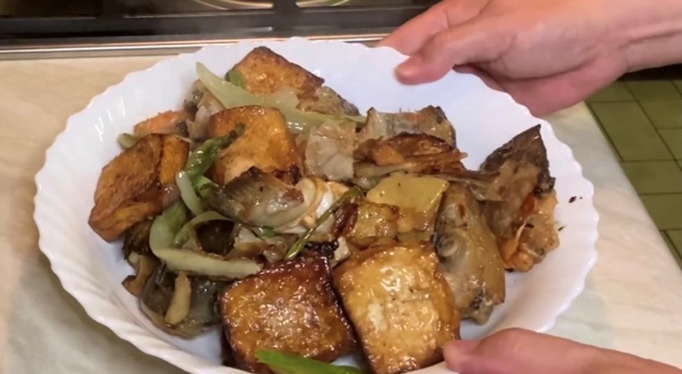 紅燒魚頭豆腐
我不吃魚頭，怕骨多，但加入豆腐，我覺得好味，所以只吃豆腐，魚頭免問。...