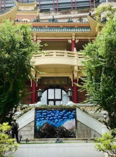 虎豹別墅
虎豹別墅是香港碩果僅存採用中式折衷主義的建築之一,以及一項極具歷史價值的文化遺產,值得參觀和欣賞。... 虎豹別墅
虎豹別墅是香港碩果僅存採用中式折衷主義的建築之一,以及一項極具歷史價值的文化遺產,值得參觀和欣賞。...