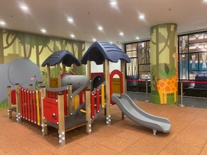 室內兒童樂園
假日商場內的免費小型兒童樂園甚受歡迎。...