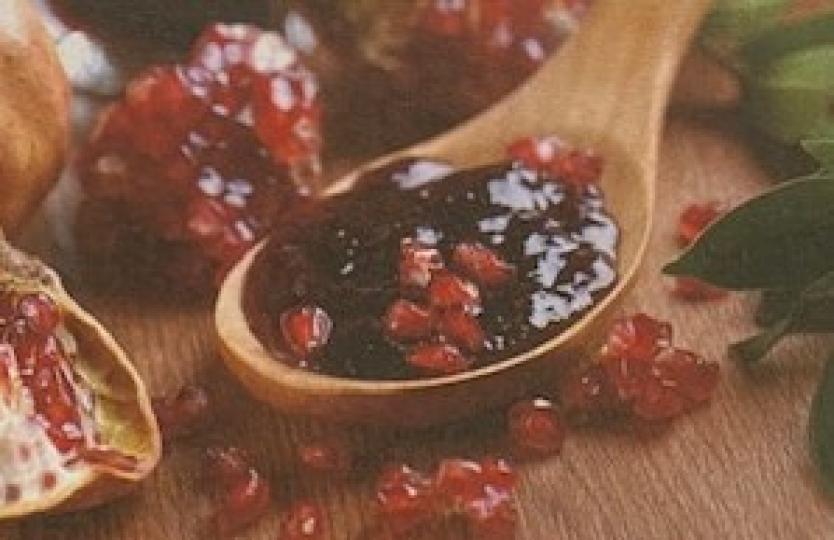 石榴醬
石榴醬很特別，先將石榴榨汁、加覆盆子、又稱樹莓( 即raspberry)、白砂糖和果膠。果膠有凝膠和增稠作用，是經常與糖一起使用製作果醬。...