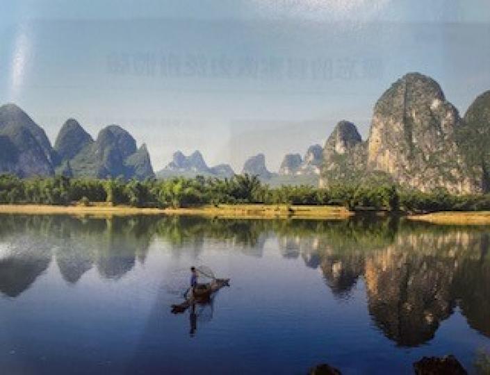 桂林

桂林山高勢險，水面開闊，有桂山水甲天下之美名。...