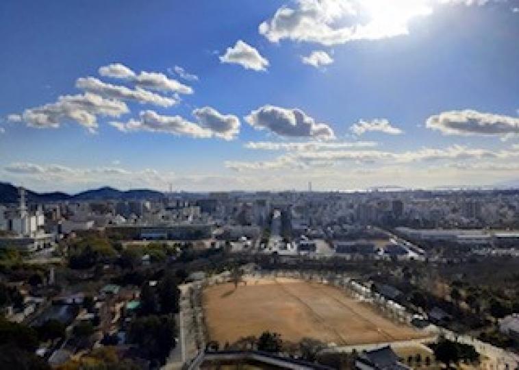 關西
關西包括大阪、京都、滋賀、三重、奈良、和歌山、兵庫2府5縣的地區。
到日本遊玩關西地區主要是去大阪、京都、奈良。關西是日本的發源地，歷史名勝的密集度堪稱全日第一。大阪最有名的就是美食和購物。...