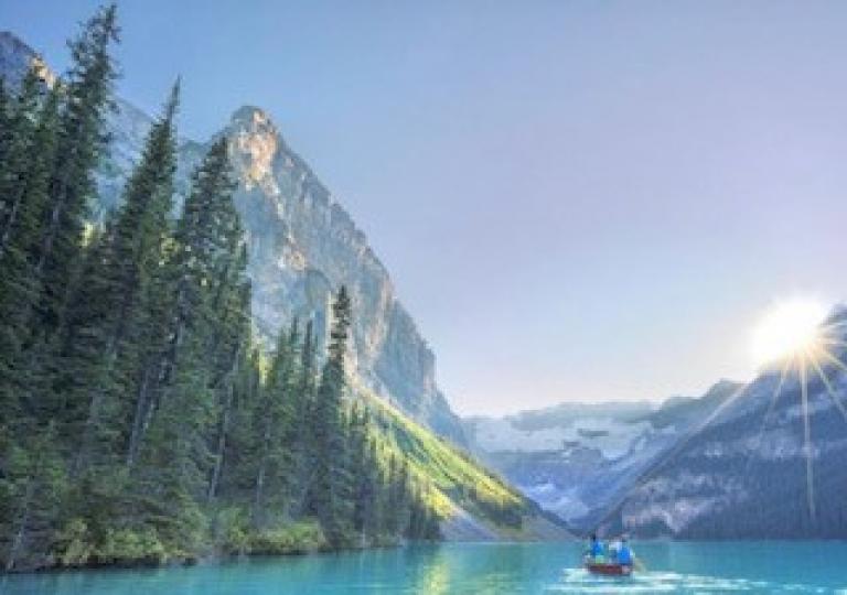 露易絲湖
露易絲湖位於加拿大班夫國家公園內，景色優美，風光旖旎，湖水清澈，漫步湖邊讓人心曠神怡，流連忘返，亦是旅遊勝地。...