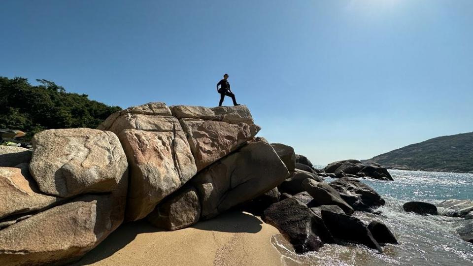 南丫島

南丫島有不少大石可以爬上，然後有型地擺個post 打咭。...