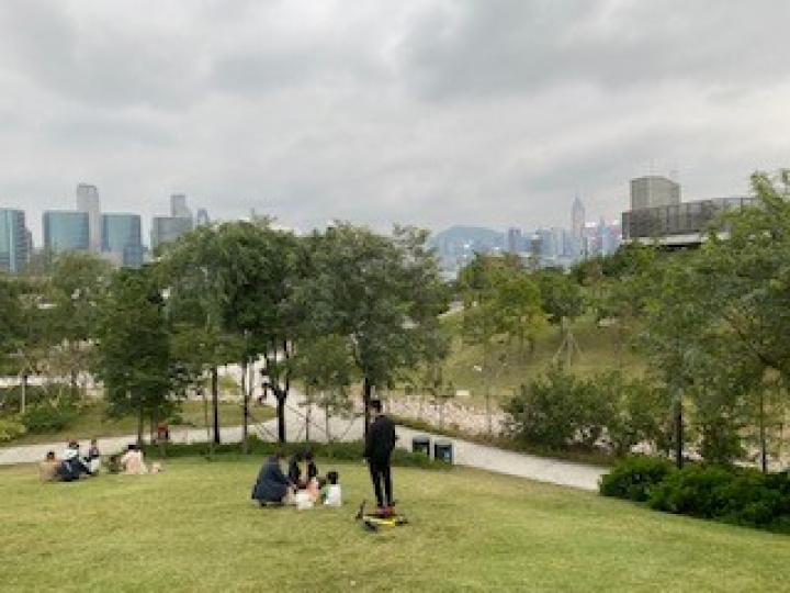 西九文化區

西九文化區自由空間大盒外小山坡草坪是消閒觀日落的好地方。...