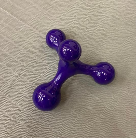 按摩球

利用一個小巧所費無幾的按摩球可以自己替自己按摩，十分方便。...