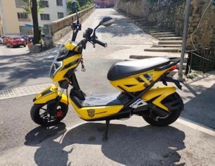 電單車

電單車在內地小區非常流行。...