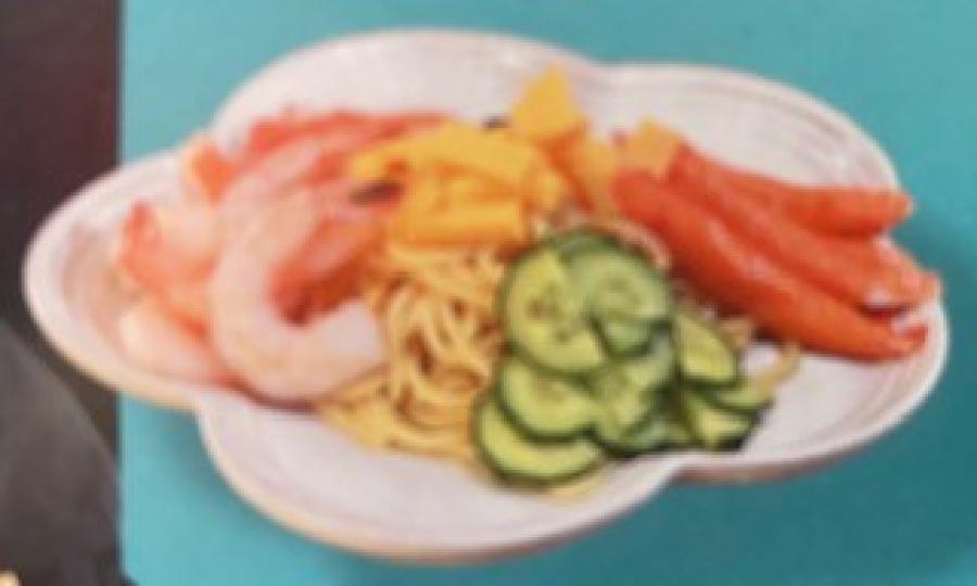 日式涼麵
自製日式涼麵主要材料是油麵、蝦仁、蟹柳、青瓜和玉子。調味可用醬油、味噌、麻油、米醋、糖和鹽。涼麵清爽可口,材料多,味道層次更豐富。... 日式涼麵
自製日式涼麵主要材料是油麵、蝦仁、蟹柳、青瓜和玉子。調味可用醬油、味噌、麻油、米醋、糖和鹽。涼麵清爽可口,材料多,味道層次更豐富。...