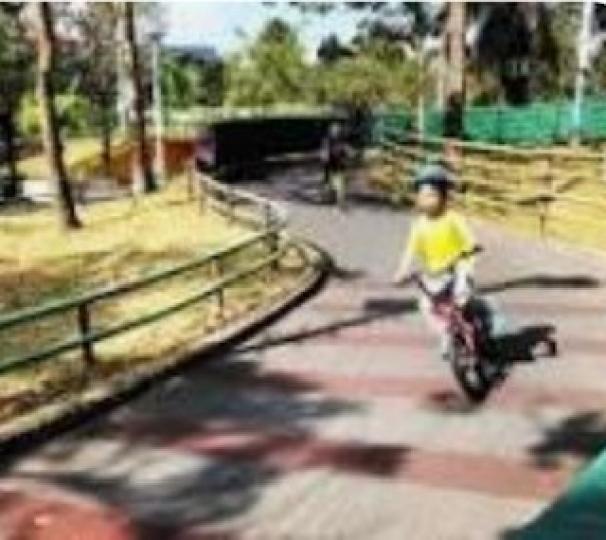 單車樂
假日想一家大小一起做運動之餘,又可以增進感情,踩單車一定是不二之選。全港有26 個單車公園,適合小朋友、初學單車、親子遊。在單車公園內踩單車安全又放心。... 單車樂
假日想一家大小一起做運動之餘,又可以增進感情,踩單車一定是不二之選。全港有26 個單車公園,適合小朋友、初學單車、親子遊。在單車公園內踩單車安全又放心。...