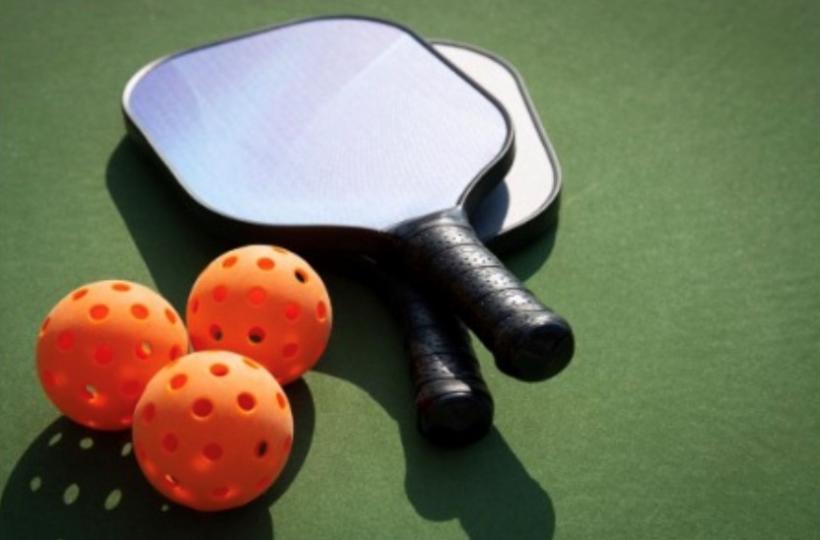 匹克球
匹克球是用球拍擊球的一種運動，是網球、羽毛球和乒乓球的混合體。...