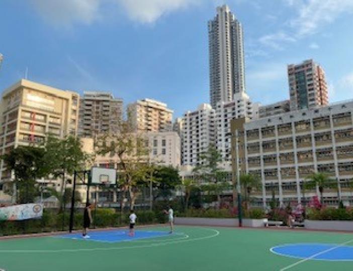 球場重開
被征用作社區檢測站的球場重開後,很多年青人可以三五知己相約打球,一方面聯誼,另一方面運動,雙得益彰。... 球場重開
被征用作社區檢測站的球場重開後,很多年青人可以三五知己相約打球,一方面聯誼,另一方面運動,雙得益彰。...
