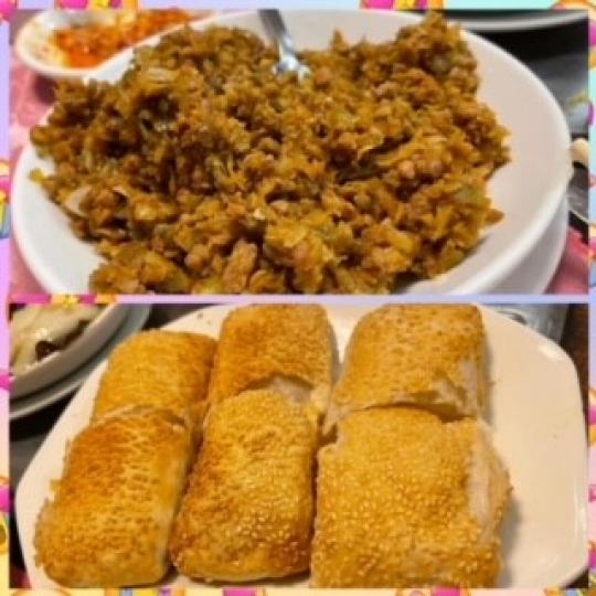 榨菜肉末叉子燒餅
家常菜榨菜肉末配上空心小燒餅，餅皮酥脆，芝麻飄香，隨自己喜好加入餡料，吃得開心。...