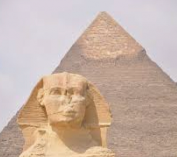 金字塔

埃及金字塔相傳是古埃及法老的陵墓，但是考古學家從沒有在金字塔中找到過法老的木乃伊。金字塔是古代世界七大奇蹟之一。...