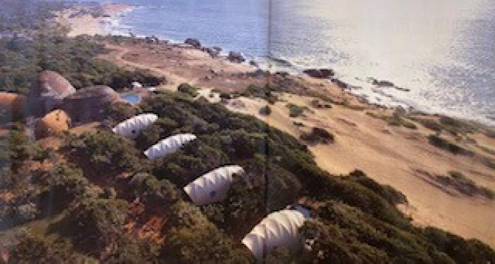 再見寧靜海
位於斯里蘭卡原始海灘和雅拉國家公園森林交會處的Wild Coast Tented Lodge All Inclusive面對湛藍的印度洋，海邊一個個球型帳棚，顏色與巨型岩石，外觀神似太空飛...