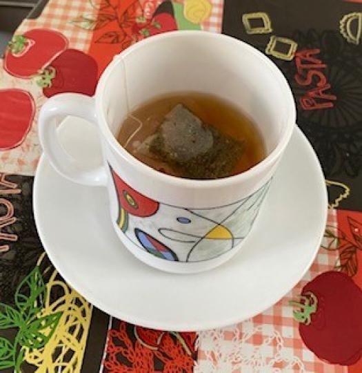 有機紅茶
朋友送來有機洋甘菊紅樹安神茶,是不含咖啡因的茶。主要成份有洋甘菊、紅樹茶、檸檬馬鞭草、檸檬香蜂草和椴花,適合在忙碌一天後飲用,有助安神放鬆。... 有機紅茶
朋友送來有機洋甘菊紅樹安神茶,是不含咖啡因的茶。主要成份有洋甘菊、紅樹茶、檸檬馬鞭草、檸檬香蜂草和椴花,適合在忙碌一天後飲用,有助安神放鬆。...