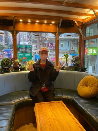 遊車河
18 號復古電車上、下層有真皮疏化式座椅,小枱,樓上層車尾有不同的小盆栽,置身其中有一種豪華舒適而懷舊的感覺,加上邊遊車河邊聽導賞員詳細的講解,真是錦上添花!... 遊車河
18 號復古電車上、下層有真皮疏化式座椅,小枱,樓上層車尾有不同的小盆栽,置身其中有一種豪華舒適而懷舊的感覺,加上邊遊車河邊聽導賞員詳細的講解,真是錦上添花!...