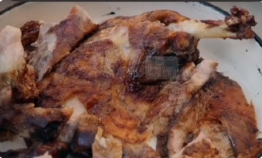 塞爾維亞烤羊
塞爾維亞人做烤肉和别的地方不一樣，他們喜歡整頭整頭的烤，吃起來感覺特別的原始有味道。...