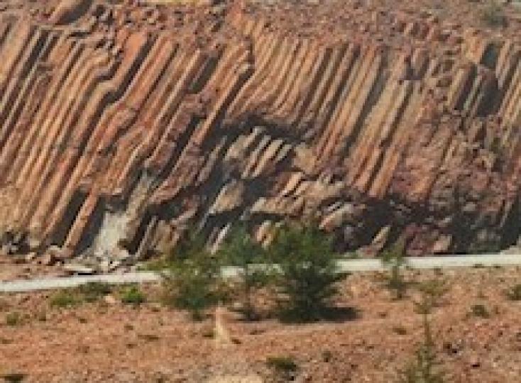 六角形岩柱
西貢地區的六角形岩柱部分專家認為是由火山灰形成。...