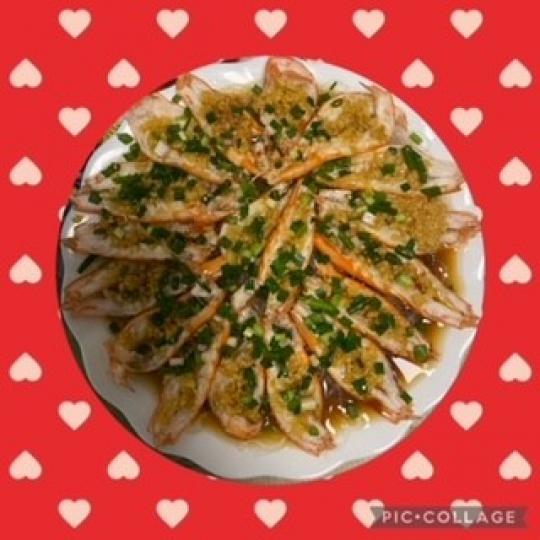 蒜蓉粉絲蒸蝦

昨天晚飯煮了蒜蓉粉絲蒸蝦，大家都讚，一碟滿很快便吃清光。...