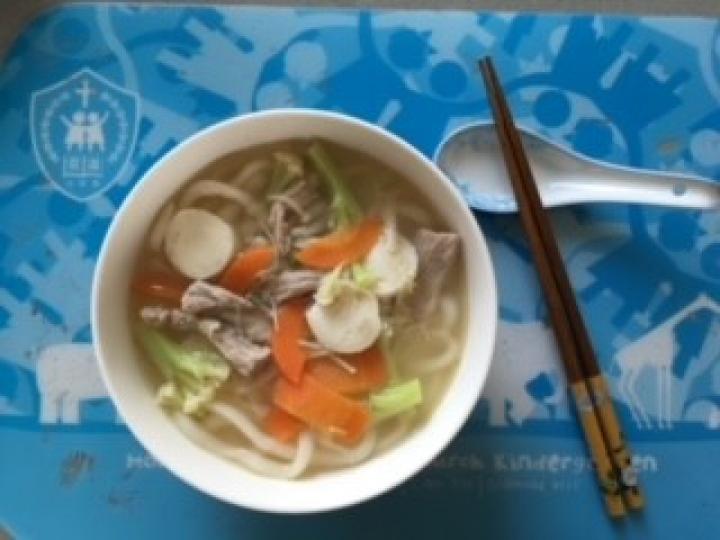 簡單午餐
今午吃了一碗湯烏冬作午餐,材料全是從雪櫃中拿取出來,有菜有肉。這份午餐雖然簡單,但有營養又健康,絕不肥膩。... 簡單午餐
今午吃了一碗湯烏冬作午餐,材料全是從雪櫃中拿取出來,有菜有肉。這份午餐雖然簡單,但有營養又健康,絕不肥膩。...
