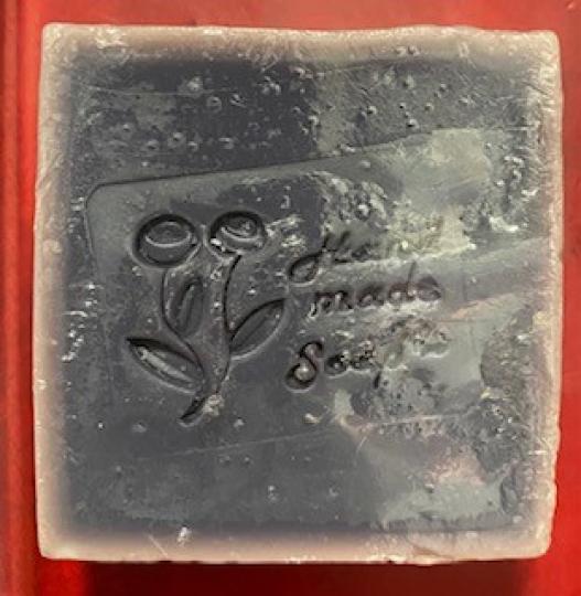 手做紫草皂
紫草常用於治療皮膚病，根據中醫古籍的記載，紫草性味苦寒，有清熱涼血，解毒透疹的功效，可治溫熱斑疹、濕熱黃疸、燒傷、濕疹等等。...