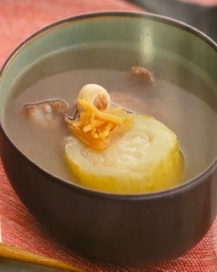 節瓜瑤柱排骨湯
這款簡單材料的湯有補腎壯骨和清潤健脾之效。...