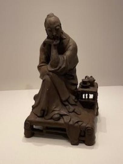 陸羽
陸羽是唐朝復州竟陵人。父母不詳,或說是有僧人在河濱撿到而收養。長大之後,用「易經」給自己占卜,根據經文為自己選定姓、名和表字。因著有世界第一部茶葉專著「茶經」而聞名於世,對茶文化出了卓越貢獻,... 陸羽
陸羽是唐朝復州竟陵人。父母不詳,或說是有僧人在河濱撿到而收養。長大之後,用「易經」給自己占卜,根據經文為自己選定姓、名和表字。因著有世界第一部茶葉專著「茶經」而聞名於世,對茶文化出了卓越貢獻,...