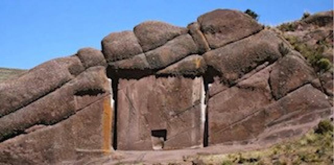 「神秘」石門
這個神奇而又獨特的地方，就是在秘魯的一座山上，而這座山脈的名字也很特別，它叫做「哈有馬卡」，而在這座山上，有一個「門」，這個門是石頭構成，大小形狀正好成一個長方形，可以通過一個成年人。
...