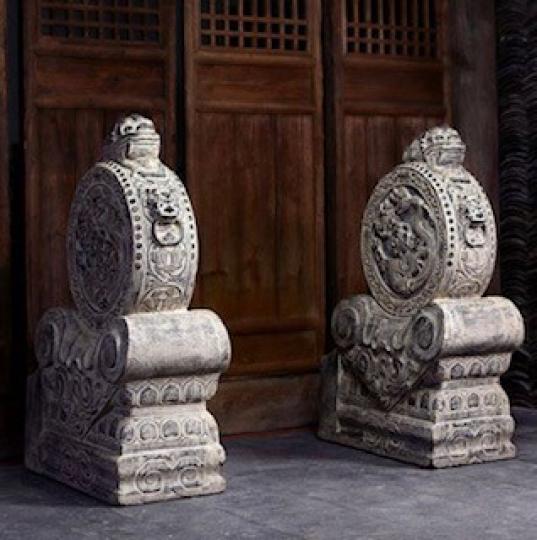 石獅子
從古至今獅子在人們的心中都是吉祥瑞獸，在古代時候無論縣衙還是王府宮殿通常都會在門口放上一對大獅子，因為獅子寓意着「辟邪納吉」和「皇權至尊」。...