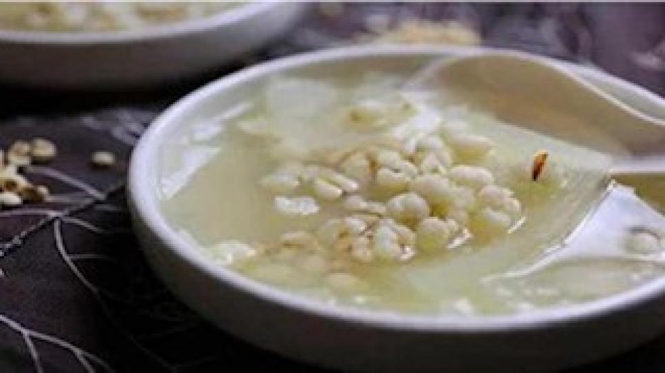 綠豆冬瓜薏米
綠豆、冬瓜、薏米都具有較好的健脾益氣、利水消腫的作用, 但三者都屬於寒性食物,食用後能起到較好的清熱解毒、消暑除煩和生津止渴作用。... 綠豆冬瓜薏米
綠豆、冬瓜、薏米都具有較好的健脾益氣、利水消腫的作用, 但三者都屬於寒性食物,食用後能起到較好的清熱解毒、消暑除煩和生津止渴作用。...