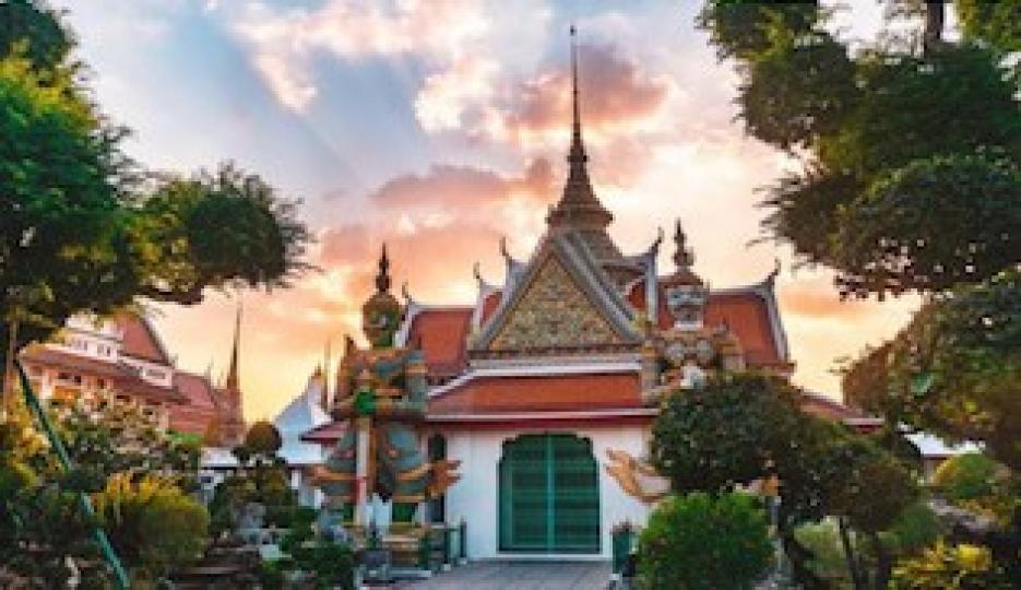 泰國自由行
泰國從北至南有很多城市，甚至是海島度假勝地，一般常見的泰國旅遊區域可分為曼谷、清邁、布吉、華欣、蘇梅島及芭提雅。若是首次前往泰國，建議可選擇曼谷為目的地，曼谷是泰國最熱鬧的城市，餐廳、商場...