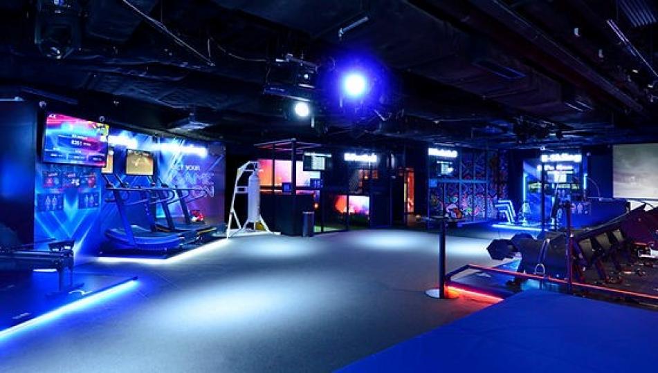 運動電競館
室內運動電競館可以將運動科學提升至娛樂層面,全天候考驗參加者的體能、速度、敏捷度、協調度、爆炸力、反應力和平衡力等等。運動融合了電競元素,集多項體驗於一身,令做運動更添趣味性。... 運動電競館
室內運動電競館可以將運動科學提升至娛樂層面,全天候考驗參加者的體能、速度、敏捷度、協調度、爆炸力、反應力和平衡力等等。運動融合了電競元素,集多項體驗於一身,令做運動更添趣味性。...