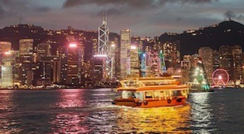 華燈初上
華燈初上的維多利亞港很美。...