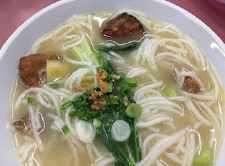 白咖喱麵
檳城白咖哩湯麵是我的至愛，這麵以天然香料呈現出來的白咖哩麵湯頭，溫順回甘的滑順感，搭配蝦醬，湯頭香辣濃郁，另加入鮮蝦和蔬菜，豐富美味。...