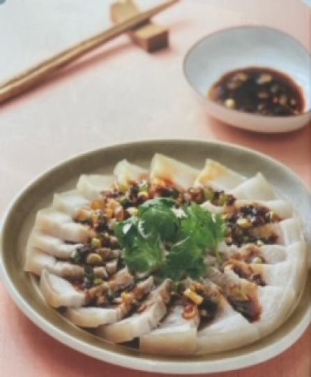 酸辣白切肉比蒜泥白肉醒胃，陳醋、辣油、幼砂糖和醬油調味料是一絕調味。...