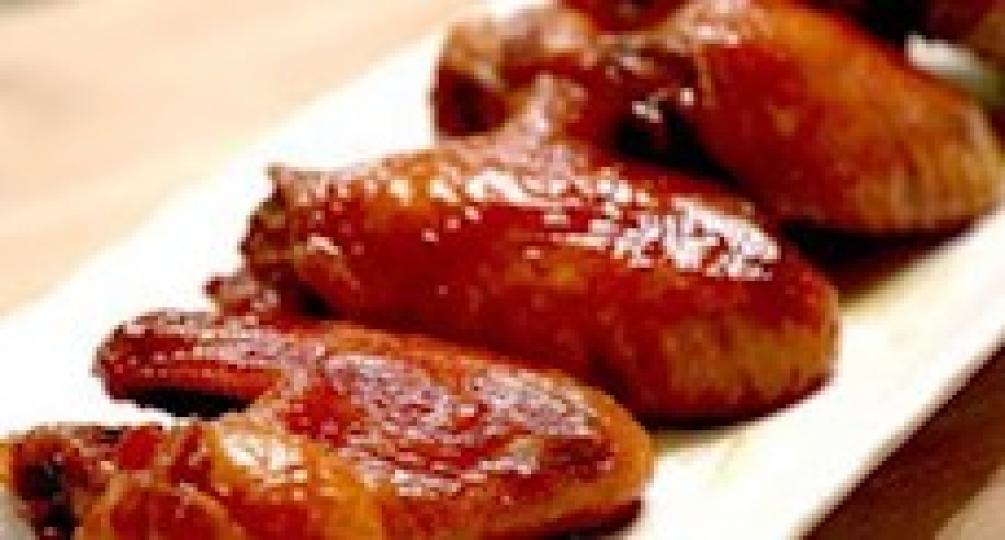 瑞士雞翼
瑞士雞翼是一種香港很受歡迎的滷水雞翼，主要是用了「瑞士汁」烹調而成。 瑞士汁是一種以豉油、薑、蔥、冰糖和香料等食材調配而成的甜味滷水。 瑞士雞翼是香港著名「豉油西餐」的代表性菜式。...