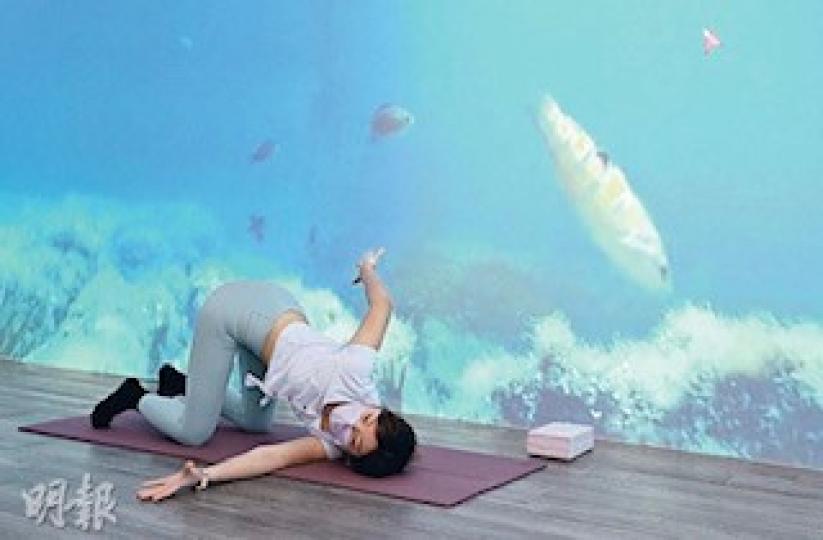 海底做瑜伽
據世界衛生組織統計,每5個成年人就有1人患慢性痛症。慢性痛症難纏,令人身心不得安寧!除了藥物和物理治療,還可以用VR瑜伽。VR瑜伽的氣氛令人投入,感到寧靜,做完很舒服,對膝及背部痛有幫助。... 海底做瑜伽
據世界衛生組織統計,每5個成年人就有1人患慢性痛症。慢性痛症難纏,令人身心不得安寧!除了藥物和物理治療,還可以用VR瑜伽。VR瑜伽的氣氛令人投入,感到寧靜,做完很舒服,對膝及背部痛有幫助。...