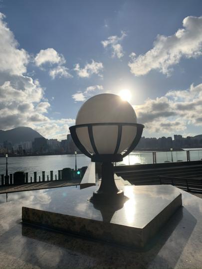 太陽剛升起去跑步比較清涼及少人...
