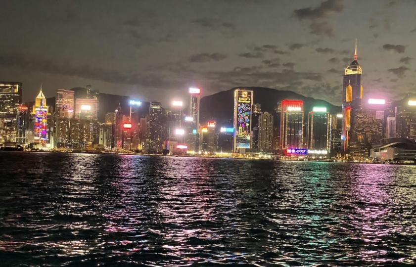 五光十色美麗的維港夜景...