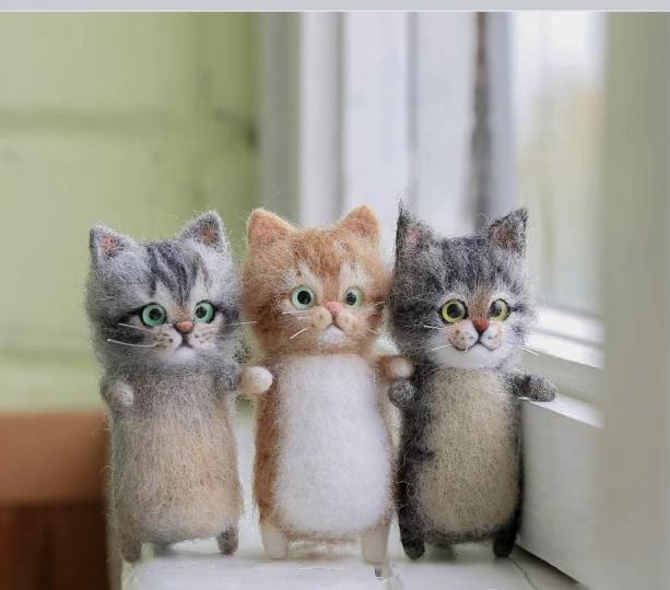 這三隻可愛的小貓咪其實是毛公仔呀！...