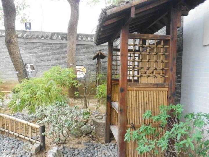 步入園內,,又一景象！...