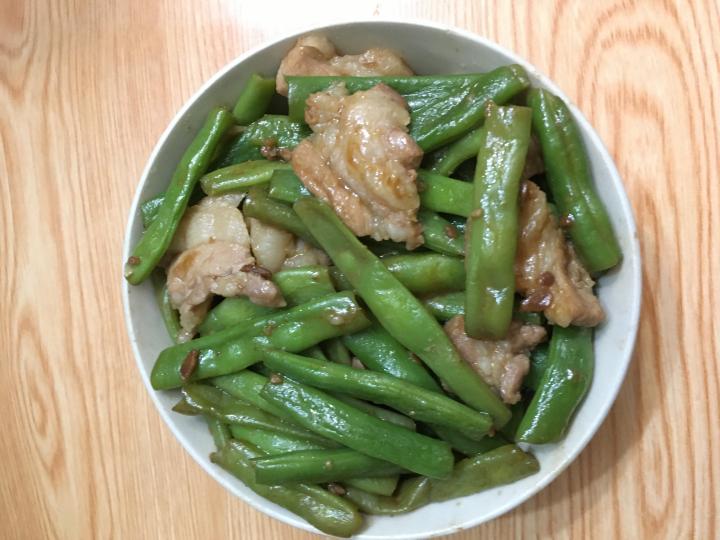 黃豆醬四季豆炆豬肉好好味...