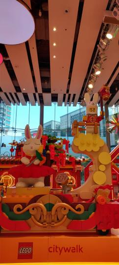荃灣某商場賀年裝飾
以積木砌成可愛兔子...
